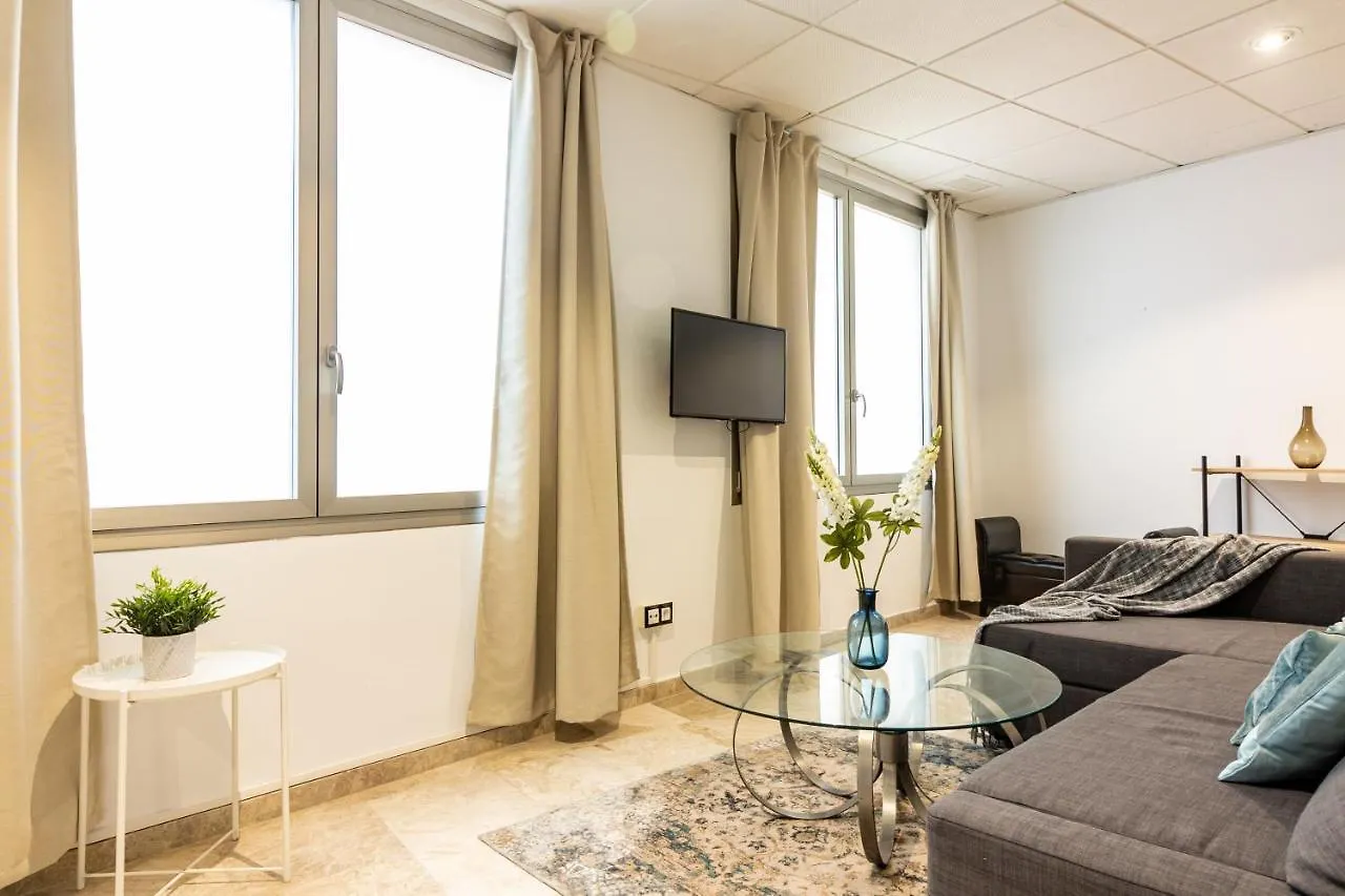 Saenz Suites Gallery By Bossh! Apartments Малага 0*,  Испания