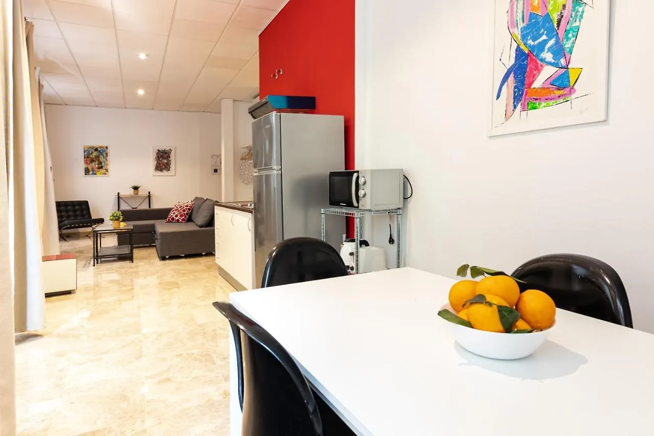 Saenz Suites Gallery By Bossh! Apartments Малага 0*,  Испания